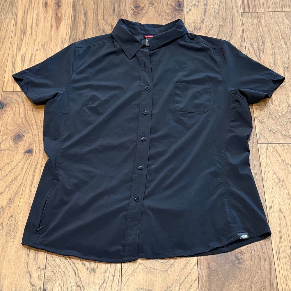 The North Face Womens XL Black Short Sleeve Hiking Button Up Shirt